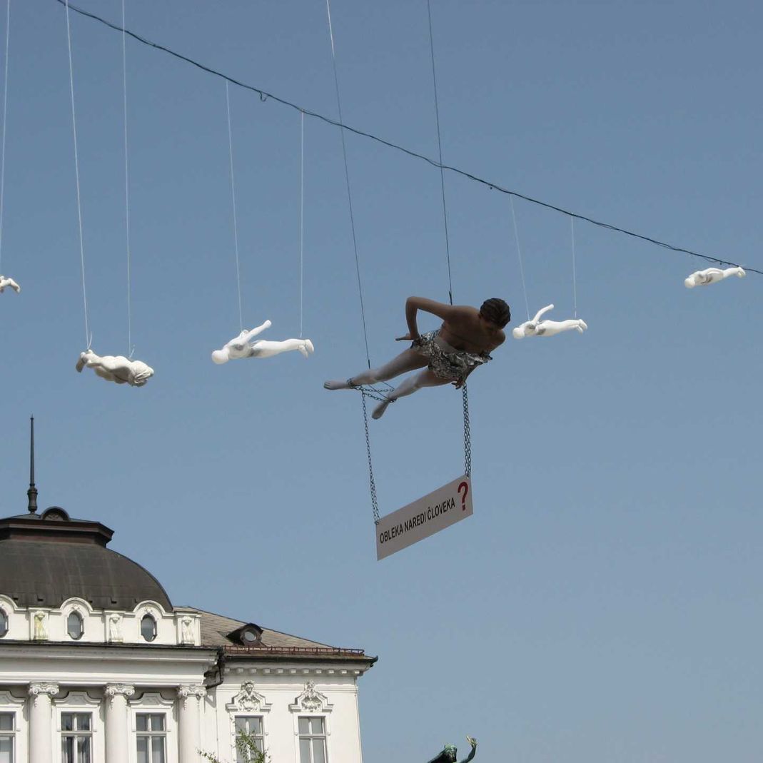 Ljubljana, zmago modic, novoletna dekoracija, leteče lutke
