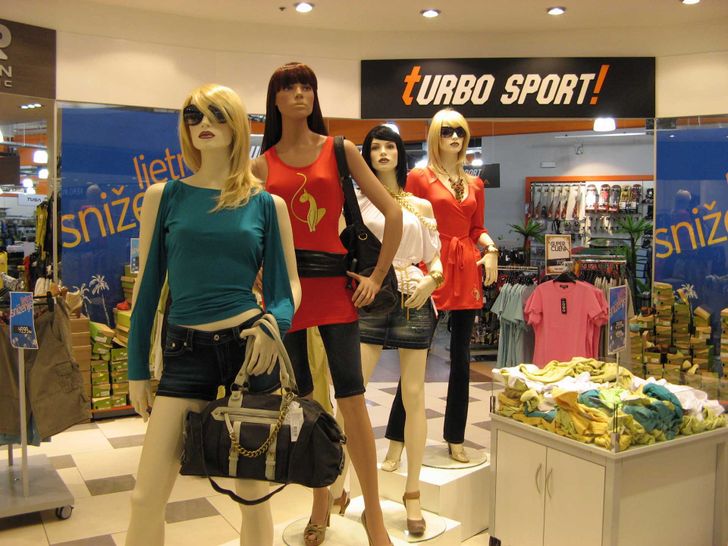 lutka, športna lutka, športna trgovina, dekoracija, izložba, merchandising