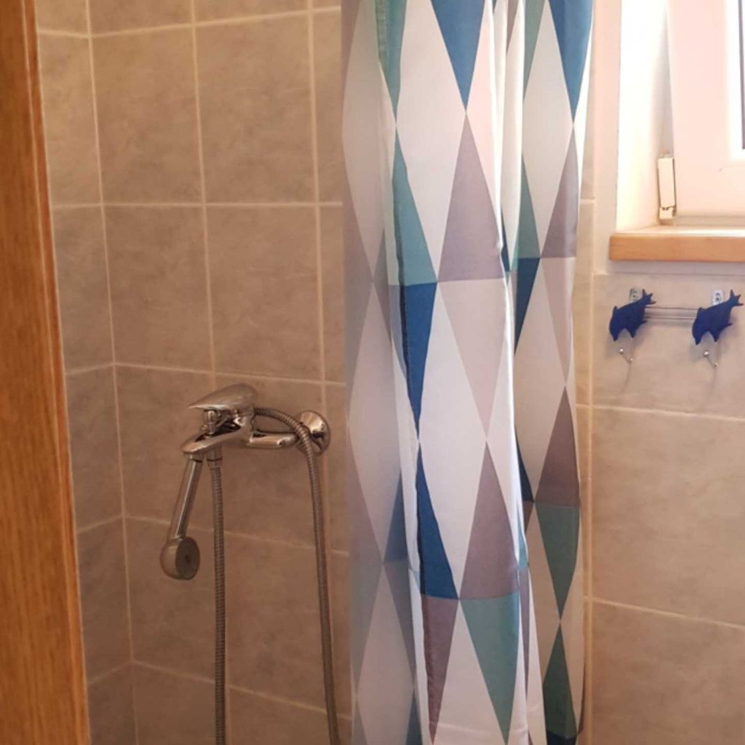 Old green house apartment / Krka waterfalls