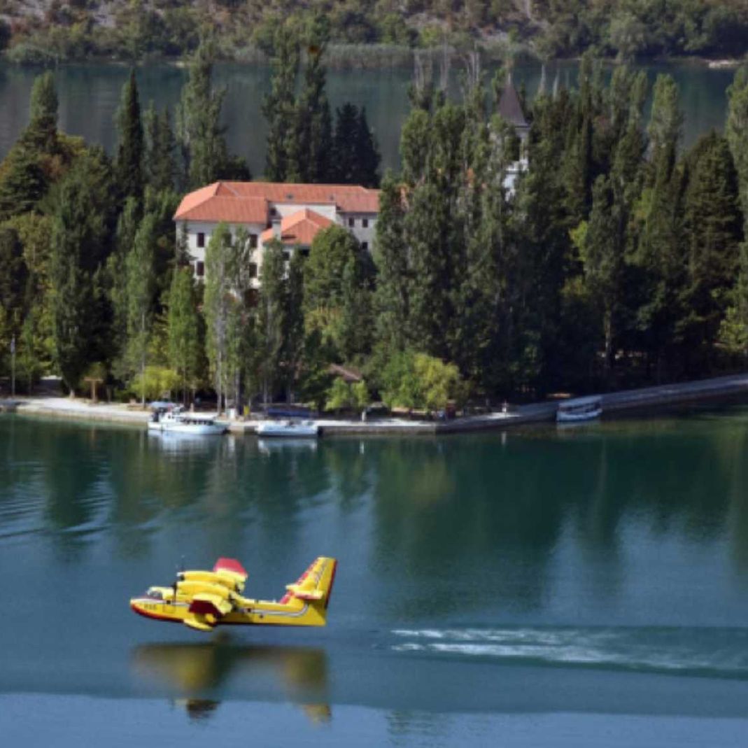 Old green house apartment / Krka waterfalls