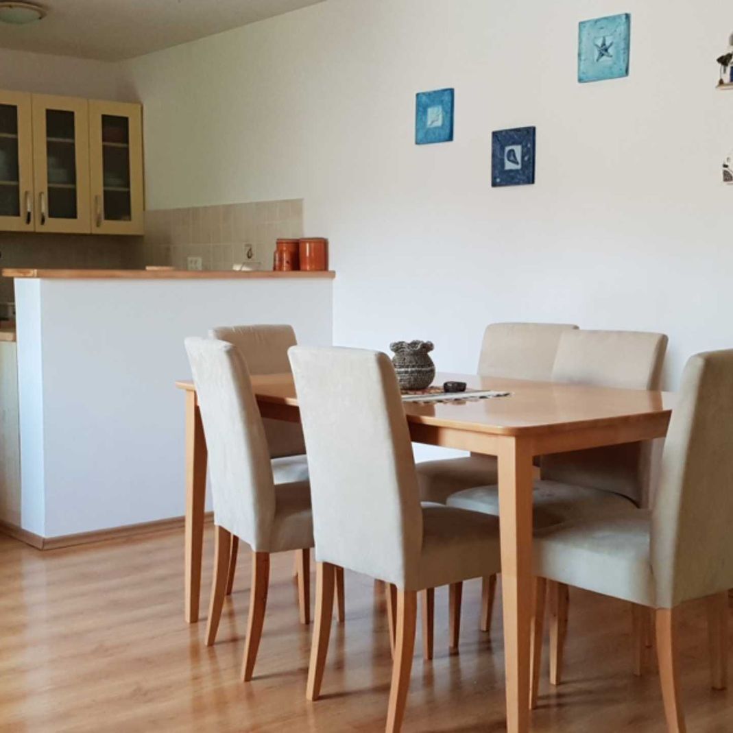 Old green house apartment / Krka waterfalls